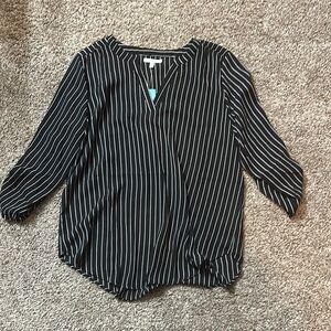 Maurices Black and White Pinstripe V-Neck 3/4 Sleeve Blouse